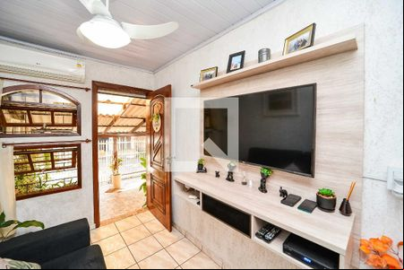 Sala 1 de casa à venda com 2 quartos, 62m² em Costa E Silva, Porto Alegre