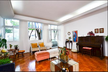 Sala de estar de casa para alugar com 7 quartos, 314m² em Serra, Belo Horizonte