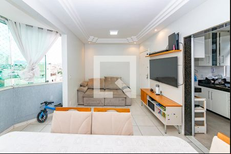 Sala de apartamento à venda com 3 quartos, 80m² em Alto Caiçaras, Belo Horizonte