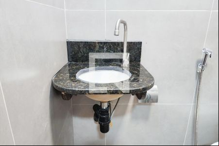 Banheiro de apartamento para alugar com 1 quarto, 24m² em Centro, Rio de Janeiro