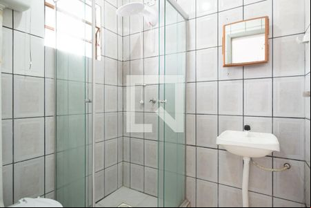 Banheiro de casa de condomínio para alugar com 1 quarto, 47m² em Vila Conceição, Porto Alegre