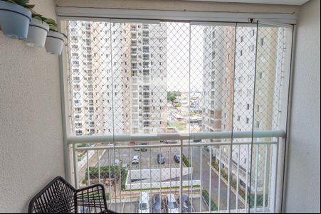 Varanda da sala  de apartamento à venda com 3 quartos, 63m² em Piraporinha, Diadema