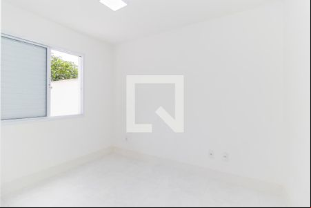 Quarto 1 de apartamento para alugar com 2 quartos, 90m² em Vila Carmosina, São Paulo