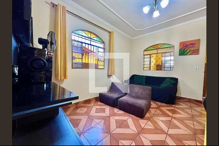 Sala de casa à venda com 4 quartos, 245m² em Trevo, Belo Horizonte