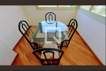 Foto 04 de casa à venda com 4 quartos, 300m² em Vila Sonia, São Paulo
