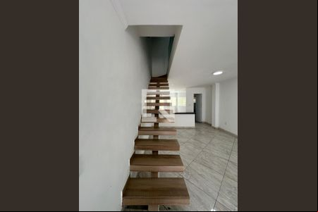 Sala de casa de condomínio à venda com 2 quartos, 140m² em Tanque, Rio de Janeiro