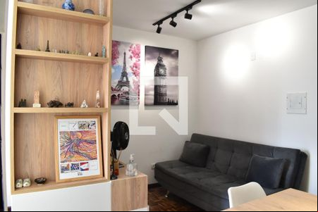 Sala/Cozinha de apartamento para alugar com 1 quarto, 21m² em Centro, Curitiba