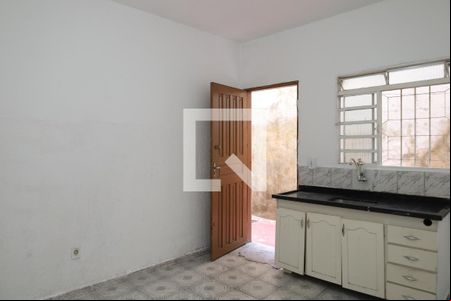 Sala/Cozinha de casa para alugar com 2 quartos, 50m² em Vila Carmosina, São Paulo