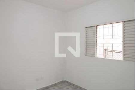 Quarto 2 de casa para alugar com 2 quartos, 50m² em Vila Carmosina, São Paulo