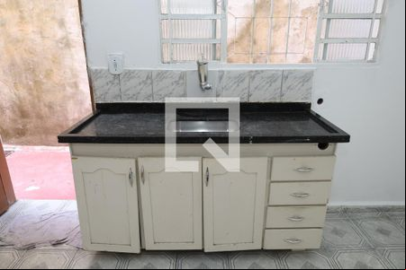 Sala/Cozinha de casa para alugar com 2 quartos, 50m² em Vila Carmosina, São Paulo