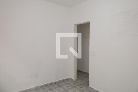 Quarto 2 de casa para alugar com 2 quartos, 50m² em Vila Carmosina, São Paulo