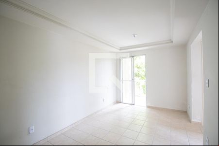 Sala de apartamento para alugar com 2 quartos, 60m² em Colubandê, São Gonçalo