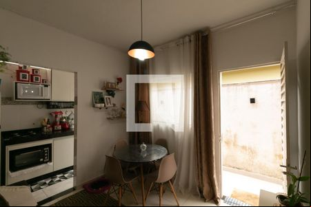 Sala de casa de condomínio à venda com 2 quartos, 70m² em Céu Azul, Belo Horizonte