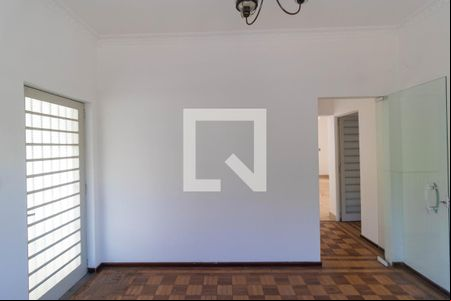 Sala 02 de casa para alugar com 3 quartos, 300m² em Vila Jequitibas, Campinas