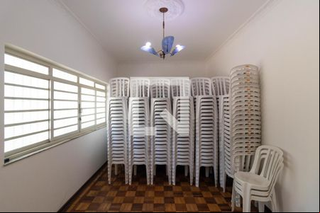 Sala 01 de casa para alugar com 3 quartos, 300m² em Vila Jequitibas, Campinas