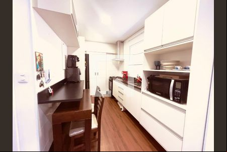 Cozinha de apartamento para alugar com 3 quartos, 82m² em José Menino, Santos