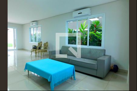 Sala de casa de condomínio para alugar com 4 quartos, 252m² em Jardim Pari, Paulínia
