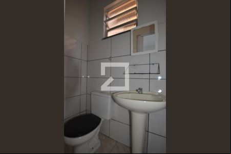 Banheiro  de kitnet/studio para alugar com 1 quarto, 13m² em Bento Ribeiro, Rio de Janeiro
