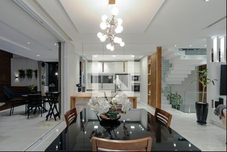 Sala de Jantar de casa de condomínio para alugar com 4 quartos, 300m² em  Mogi das Cruzes, Mogi das Cruzes
