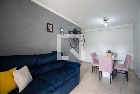 Sala de apartamento para alugar com 3 quartos, 66m² em Parque Santa Laura, Ferraz de Vasconcelos