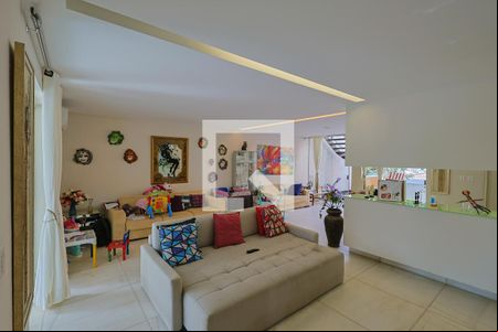 Sala de casa para alugar com 5 quartos, 740m² em Vila Paris, Belo Horizonte