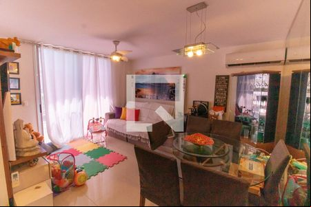 Sala de apartamento à venda com 3 quartos, 180m² em Itaipu, Niterói