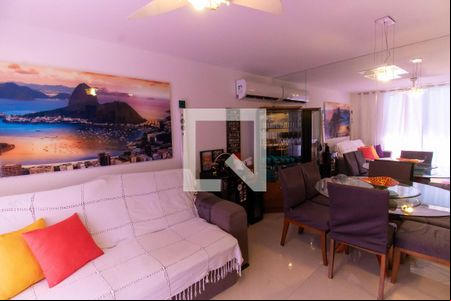 Sala de apartamento à venda com 3 quartos, 180m² em Itaipu, Niterói