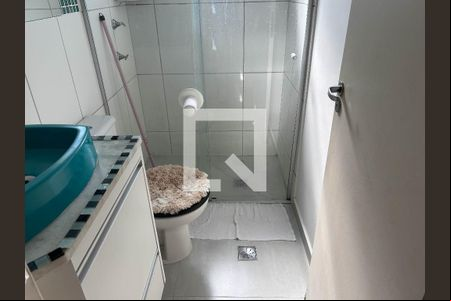 Banheiro de casa de condomínio à venda com 2 quartos, 48m² em Vila Carminha, Campinas