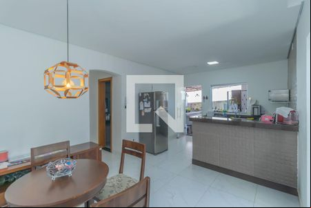 Sala de casa à venda com 3 quartos, 178m² em Renascença, Belo Horizonte