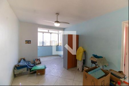 Sala de apartamento para alugar com 1 quarto, 55m² em Fátima, Niterói