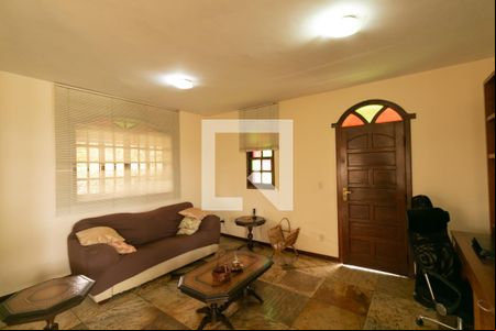Sala de TV de casa de condomínio à venda com 5 quartos, 625m² em Planalto, Belo Horizonte