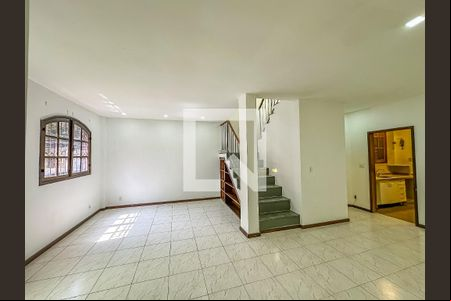 Sala de casa de condomínio para alugar com 3 quartos, 213m² em Botafogo, Rio de Janeiro
