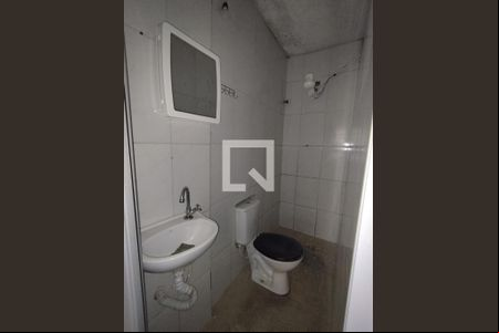 Banheiro - torneira de casa para alugar com 1 quarto, 27m² em Jardim Maria Estela, São Paulo