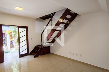 sala de casa de condomínio para alugar com 4 quartos, 120m² em Tanque, Rio de Janeiro