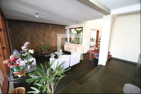 Sala 1 de casa para alugar com 4 quartos, 258m² em Jardim das Paineiras, Campinas