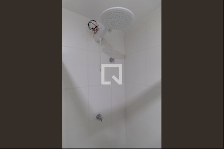 Banheiro de kitnet/studio para alugar com 1 quarto, 27m² em Conjunto Residencial José Bonifácio, São Paulo