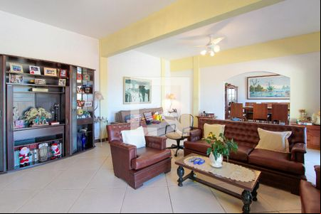 Sala de casa de condomínio para alugar com 4 quartos, 657m² em Barra da Tijuca, Rio de Janeiro