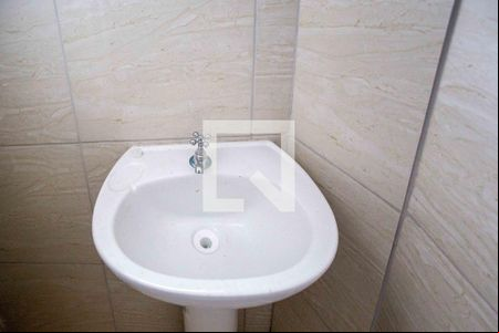 Banheiro de casa para alugar com 1 quarto, 50m² em Taboão, Diadema