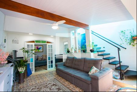 Sala de tv de casa à venda com 2 quartos, 160m² em Parque Gerassi, Santo André