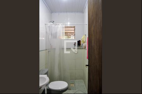 Banheiro de casa à venda com 4 quartos, 90m² em Vila Nova, Porto Alegre