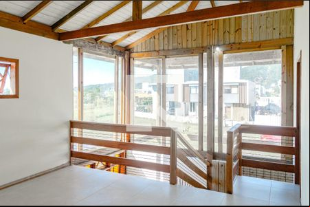 Mezanino de casa para alugar com 3 quartos, 154m² em Alto Ribeirão Leste, Florianópolis