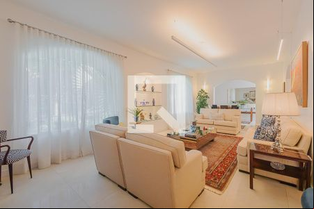 Sala de casa à venda com 3 quartos, 500m² em Alto de Pinheiros, São Paulo