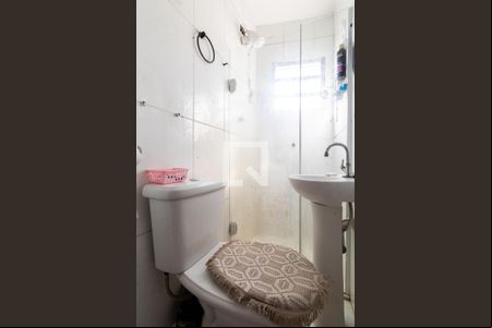 Banheiro de casa para alugar com 1 quarto, 36m² em Jardim Piratininga, São Paulo