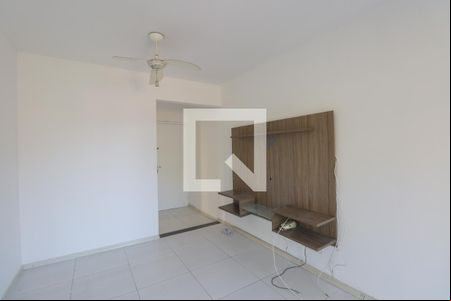 Sala de apartamento para alugar com 2 quartos, 65m² em Colubandê, São Gonçalo