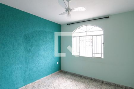 Sala de casa de condomínio à venda com 3 quartos, 90m² em Santa Monica, Belo Horizonte