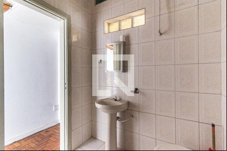 Banheiro de apartamento para alugar com 1 quarto, 35m² em Santa Ifigênia, São Paulo