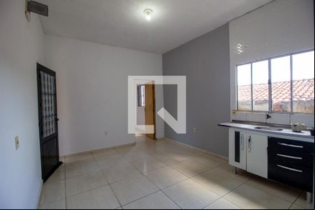 Sala de casa para alugar com 1 quarto, 32m² em Jardim Simus, Sorocaba