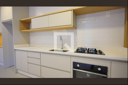 Sala - Cozinha de apartamento para alugar com 2 quartos, 72m² em Cacupé, Florianópolis