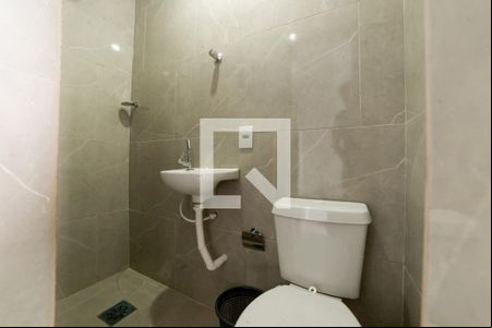 Banheiro de kitnet/studio à venda com 1 quarto, 16m² em Santa Cruz, Belo Horizonte