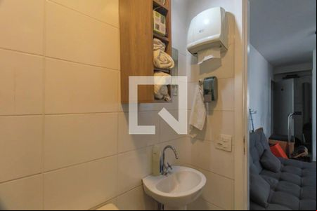 Banheiro de kitnet/studio para alugar com 1 quarto, 45m² em Jardim Ibitirama, São Paulo